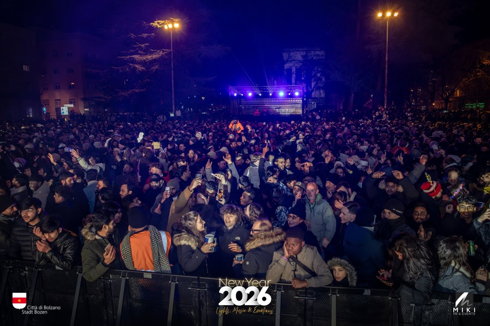 Migliaia di persone in piazza al Capodanno 2026 di Bolzano
